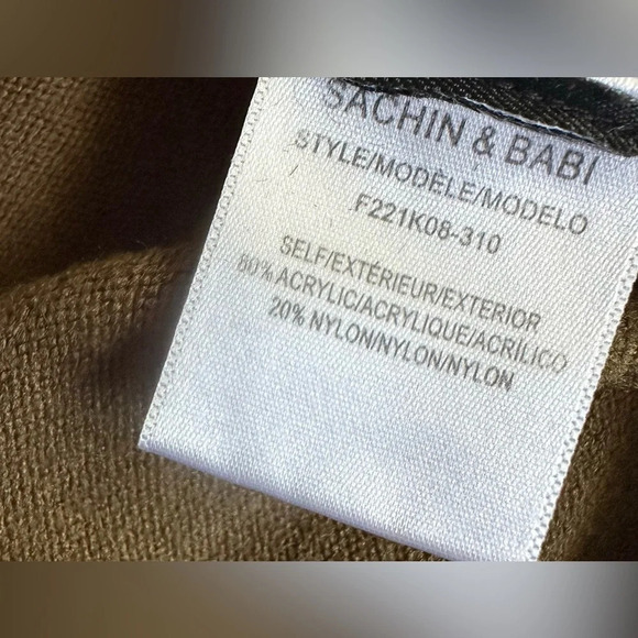 Sachin & Babi Mara Knit Long Sleeve Cropped Shirt. Size Large. - Picture 6 of 8